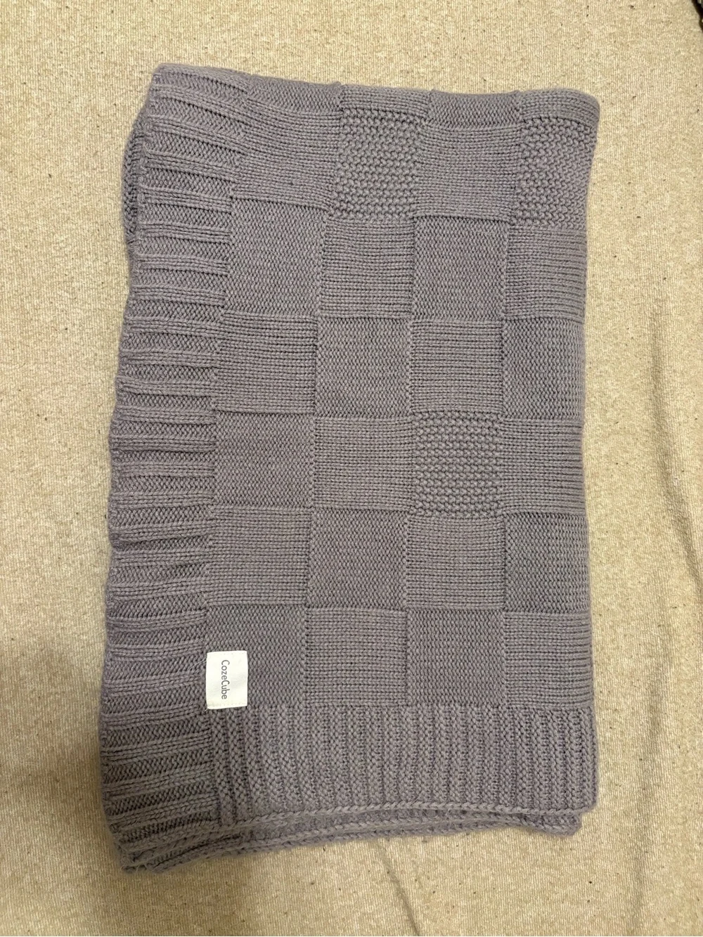 Knit Throw Blanket in Heather Gray